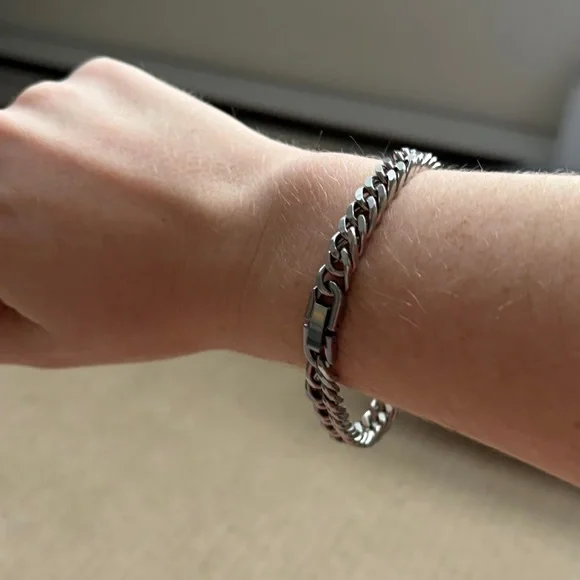 Diamond Quality Jewelry Chain Bracelet - Picture 4 of 8
